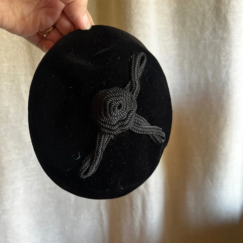 Vintage Debbie Black Velvet Fascinator Halo Hat Braided Knot Cocktail 1950s